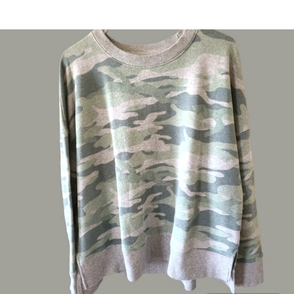 Time and Tru Sweaters - NWOT CAMO SWEATSHIRT SIZE XL (16-18)